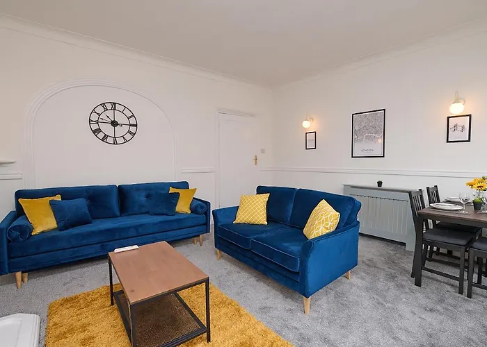 Spacious 3 Bedroom Apartment- Crouch End